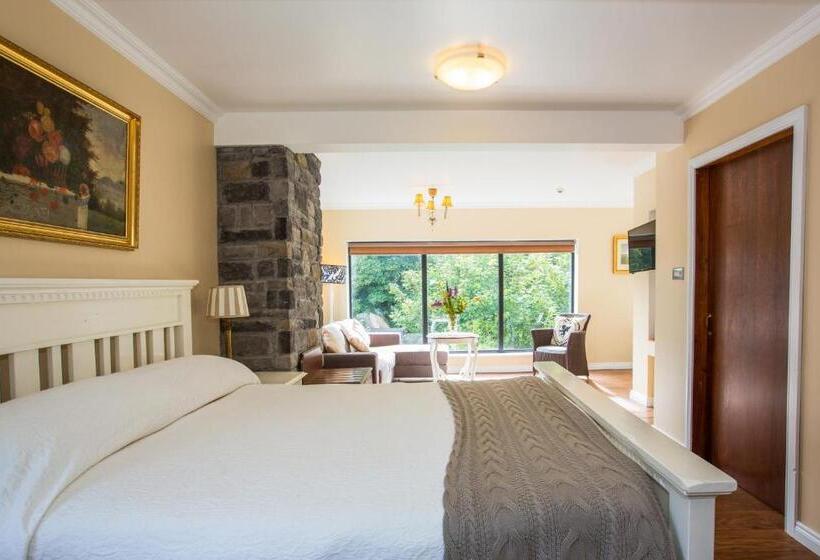 Семейный Номер, Rosleague Manor