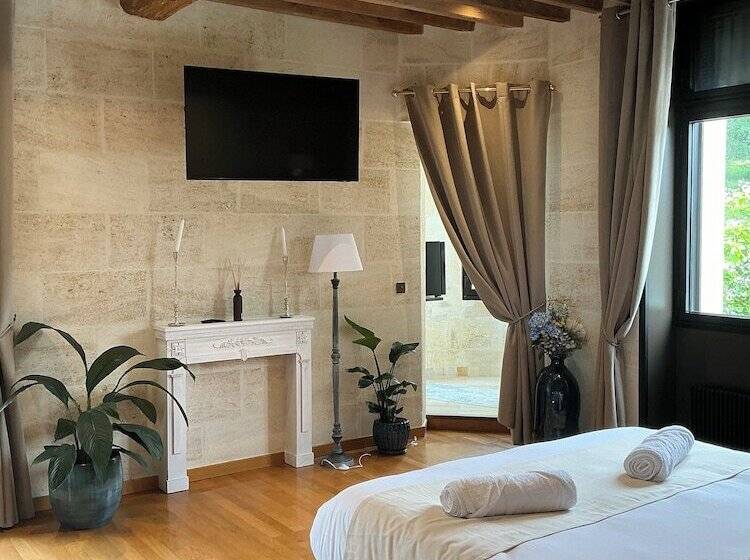 Standard Room, Chateau Camiac