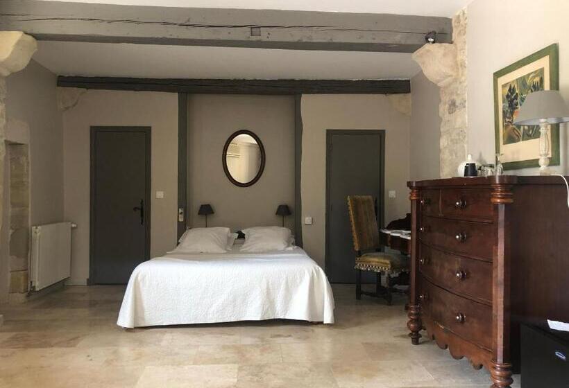 패밀리 룸, Château D Arpaillargues   Teritoria