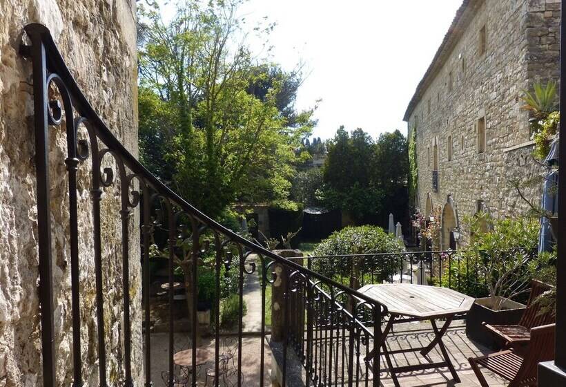 스위트, Château D Arpaillargues   Teritoria