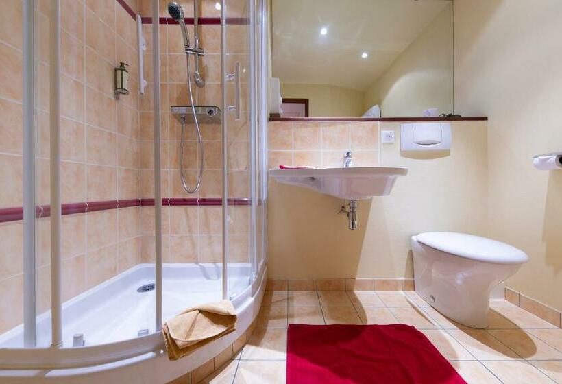Четырехместный Номер Стандарт, Urban Style Hotel De L Europe