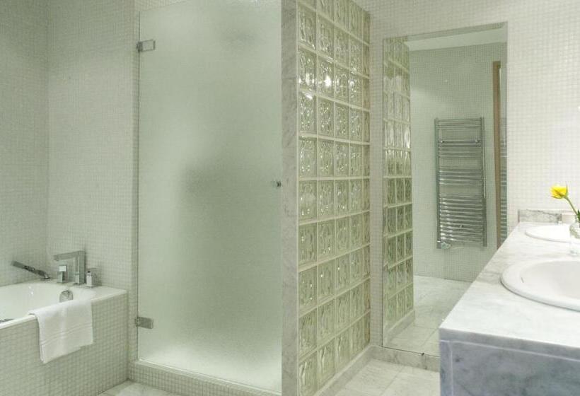 디럭스 주니어 스위트, Domaine D Auriac  Relais & Chateaux