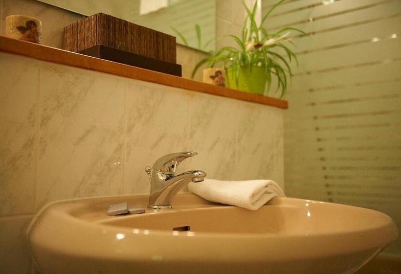 Номер Стандарт, Hôtel Le Relais