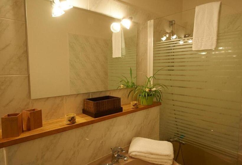 Четырехместный Номер Стандарт, Hôtel Le Relais