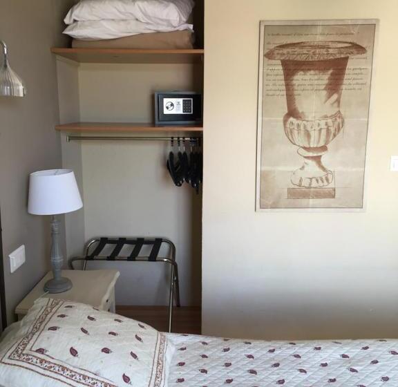 اتاق استاندارد با تراس, Logis Hôtel Le Manoir & Lounge