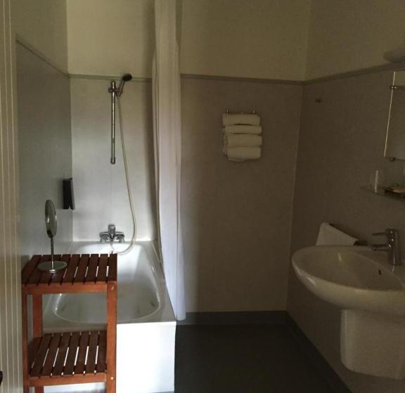 اتاق استاندارد, Logis Hôtel Le Manoir & Lounge