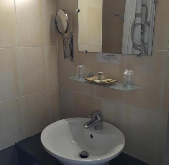اتاق استاندارد, Logis Hôtel Le Manoir & Lounge