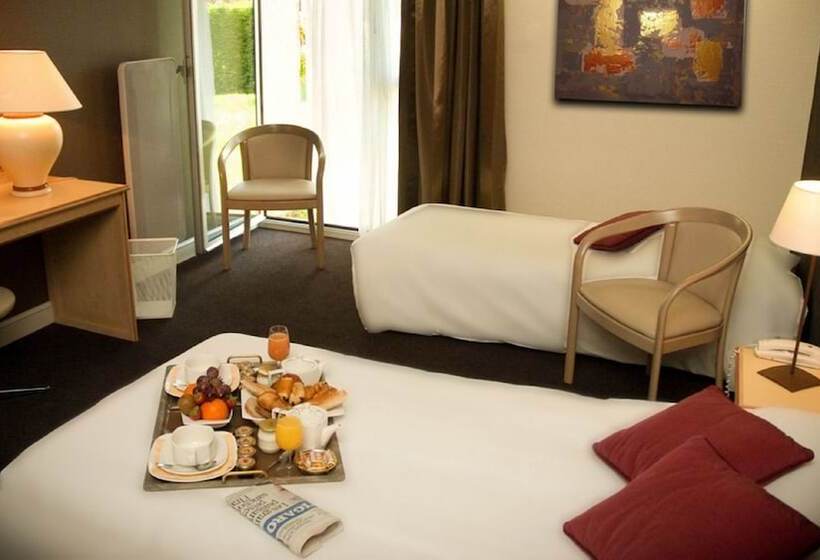 Номер Стандарт Трехместный, Logis Le Relais Fleuri