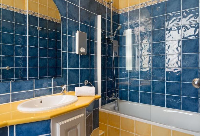 اتاق لوکس با چشم‌انداز دریا, The Originals Boutique, Hôtel Des Orangers, Cannes