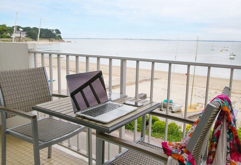 Номер Стандарт Вид на Море, De La Plage