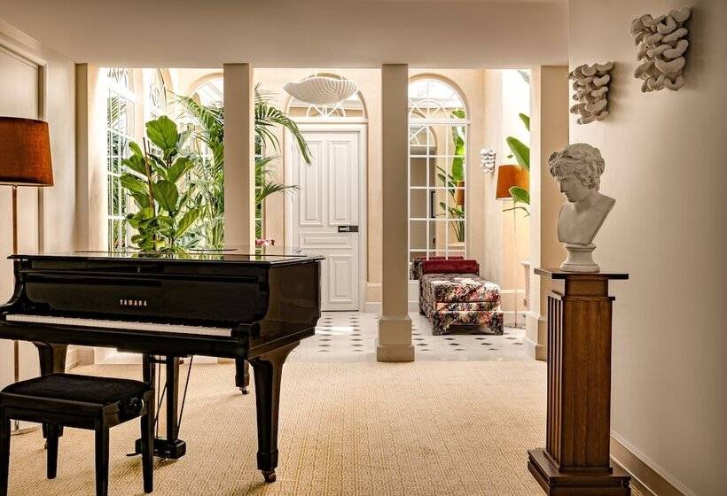 סוויטה, Saint James Paris   Relais & Chateaux