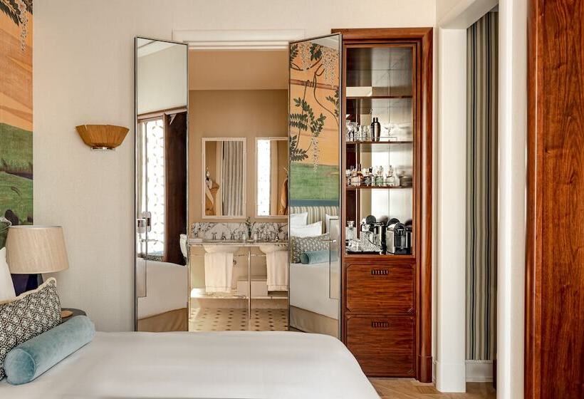 חדר סטנדרט, Saint James Paris   Relais & Chateaux