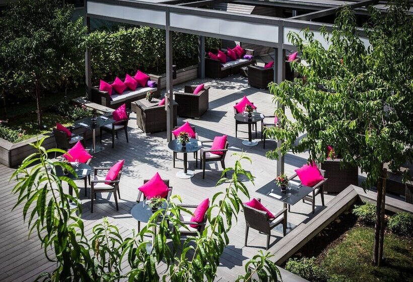 اتاق سوپریور با چشم‌انداز باغ, Sofitel Strasbourg Grande Ile