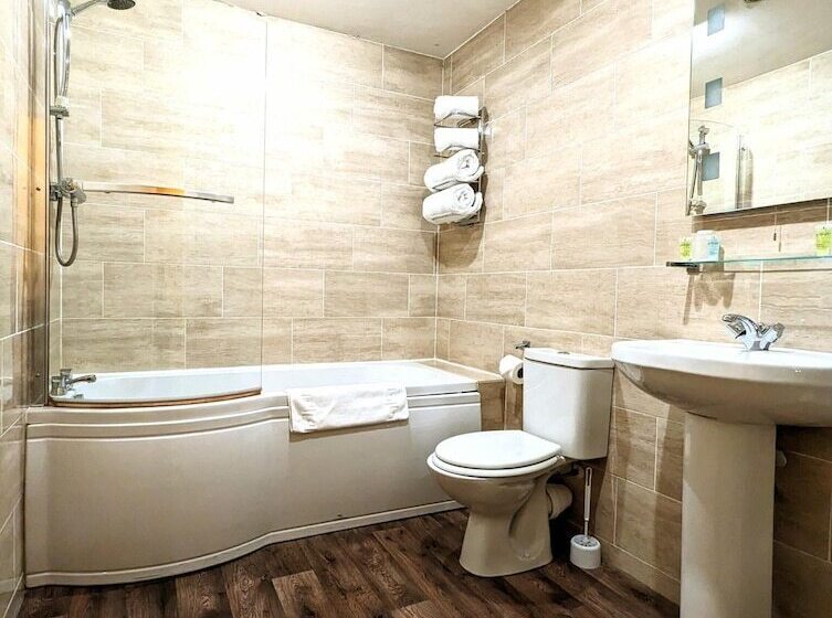 Номер Стандарт, Brookside Hotel & Restaurant ,suitable For Solo Travelers, Couples, Families, Groups Education Trips