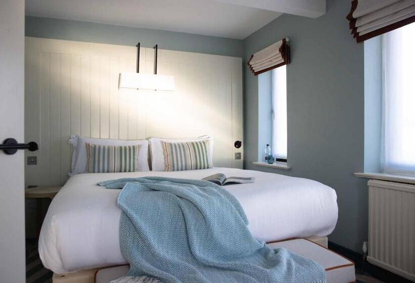 标准单人间, The Relais Cooden Beach