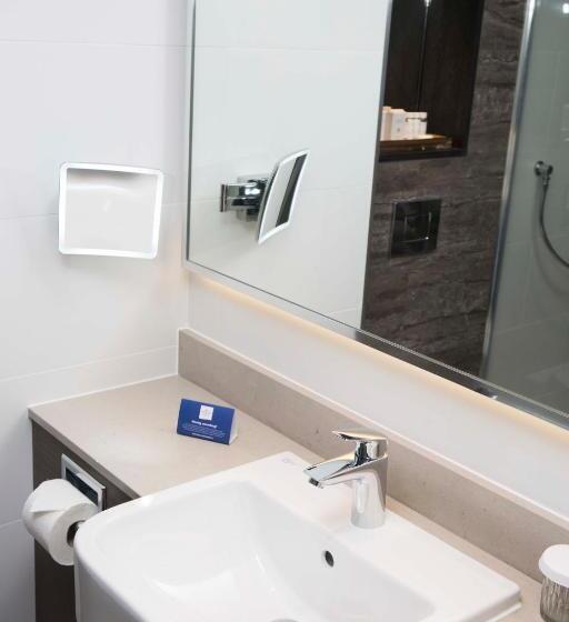 اتاق کلاب, Crowne Plaza Basingstoke, An Ihg