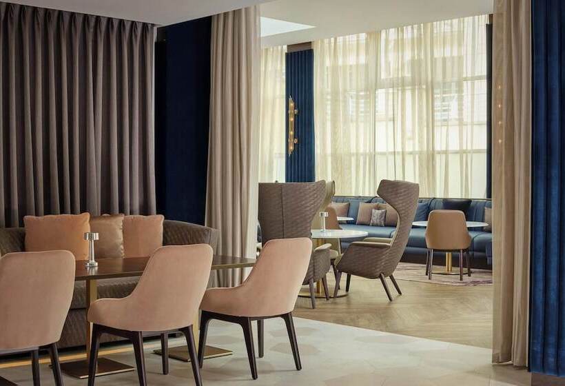 اتاق کلاب, Sheraton Grand Hotel & Spa
