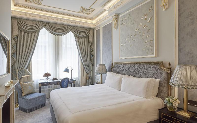 Номер Superior Кровать Кинг, Claridge S, Maybourne Hotel Collection