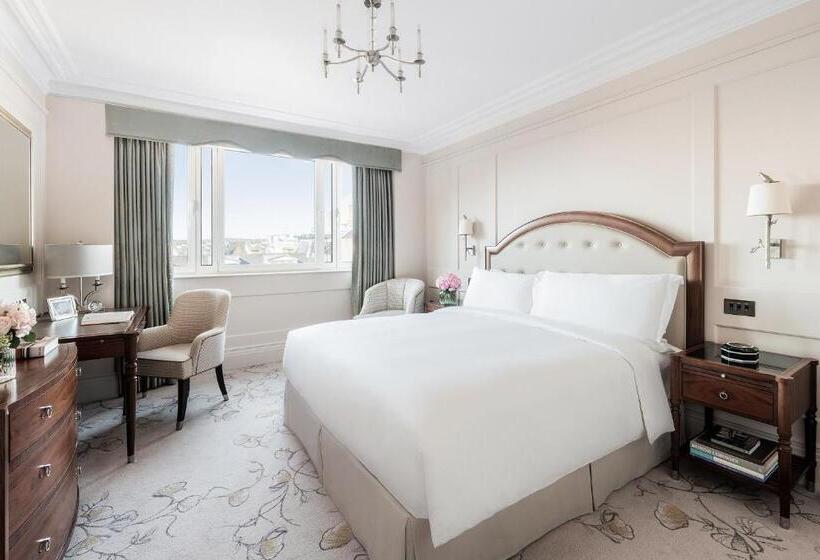 Номер Superior, The Langham London