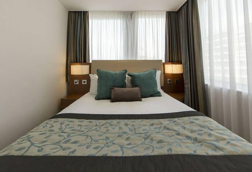 Номер Стандарт, Thistle London Trafalgar Square