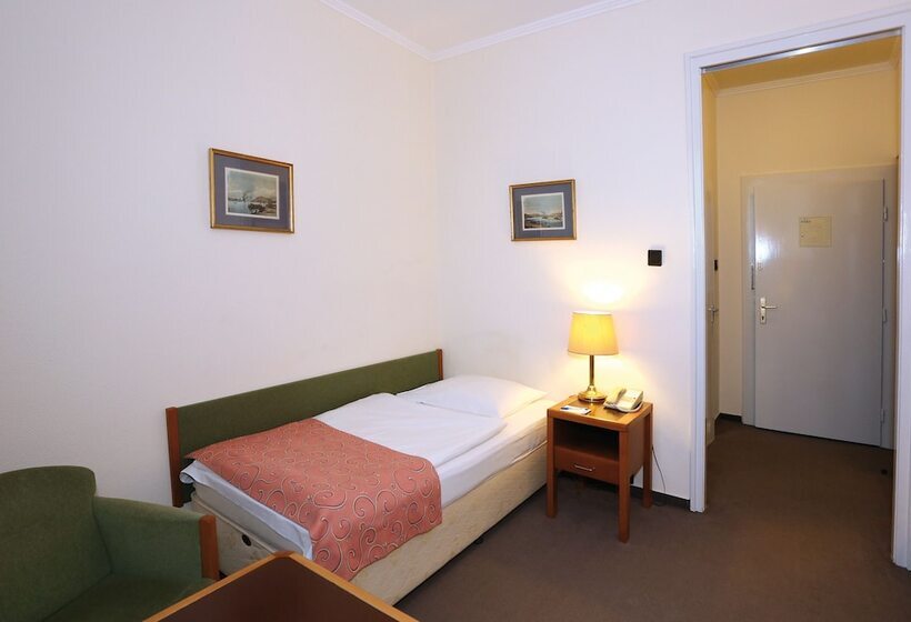 اتاق استاندارد یک نفره, Danubius Hotel Raba