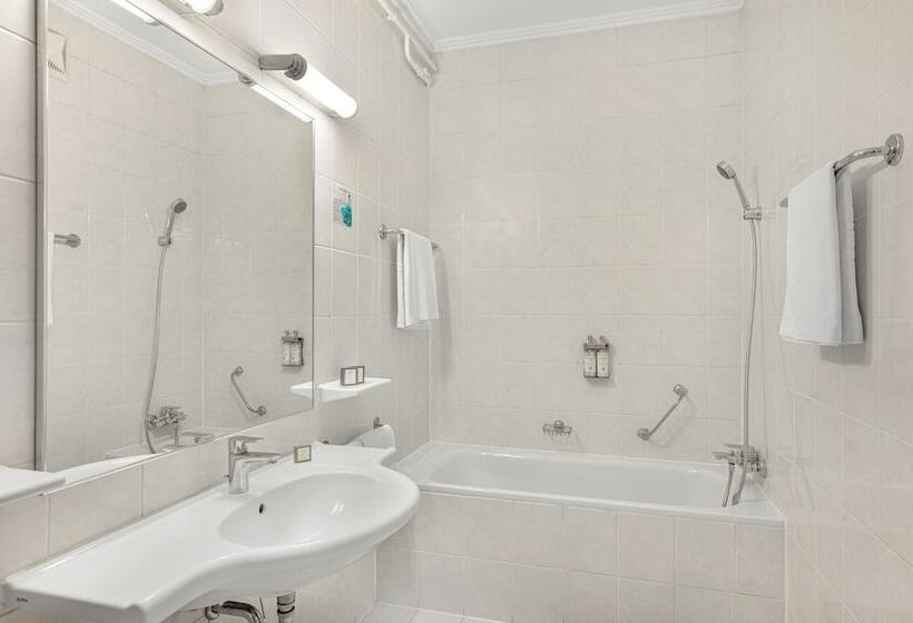 سوییت جونیور, Danubius Hotel Raba