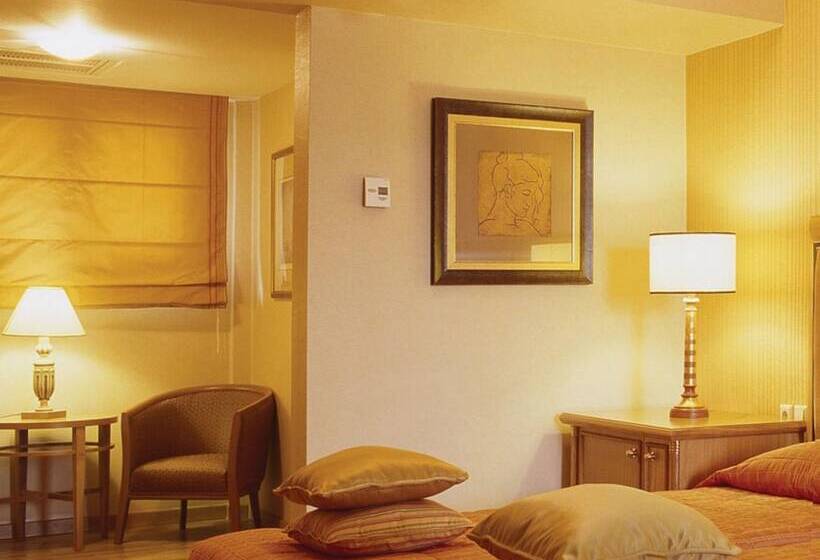 Трехместный Номер Superior, Divani Palace Larissa