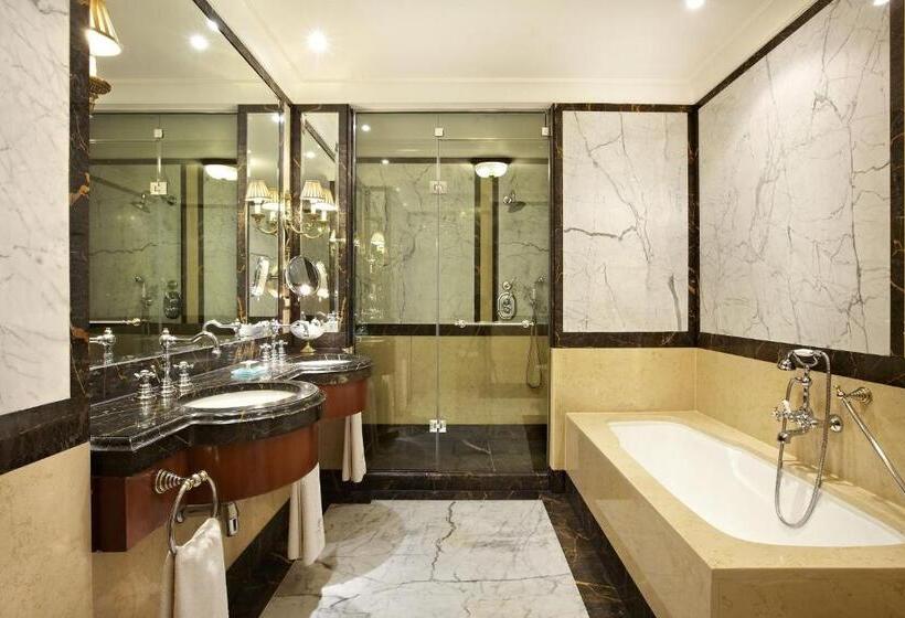 Deluxe Suite King Bed, Grande Bretagne, A Luxury Collection Hotel, Athens