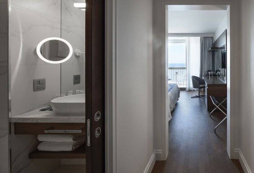 海の見えるエクゼクティブルーム, Makedonia Palace