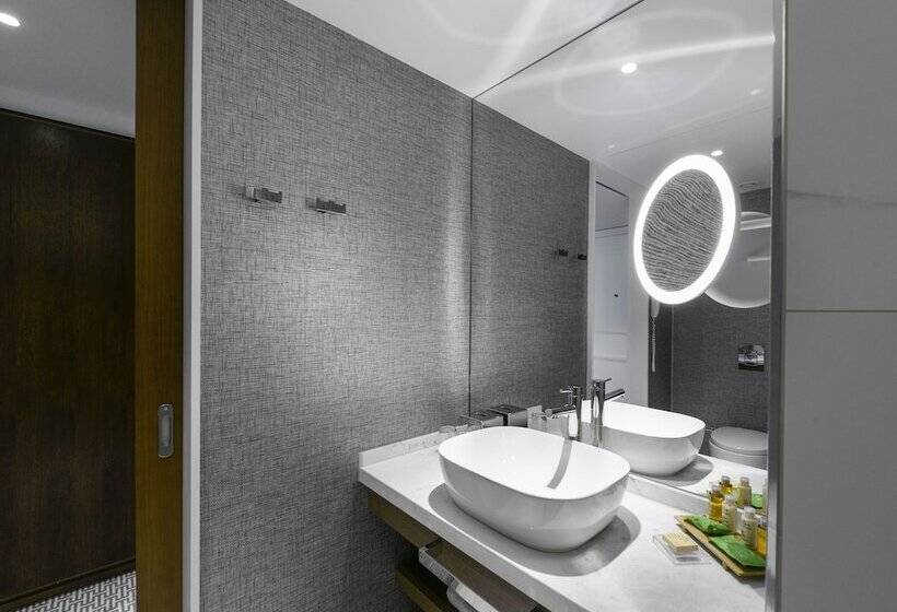 シティビュープレミアムルーム, Makedonia Palace