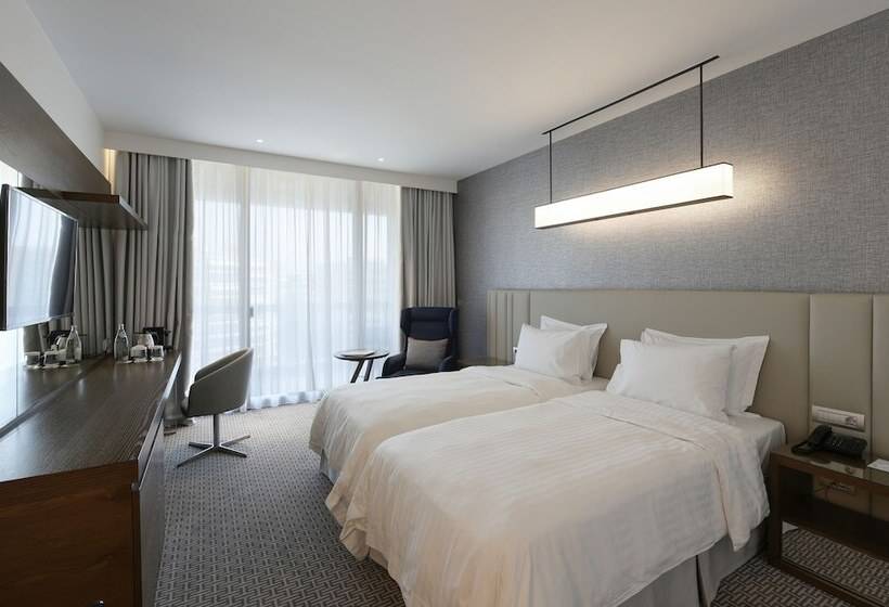 シティビュープレミアムルーム, Makedonia Palace