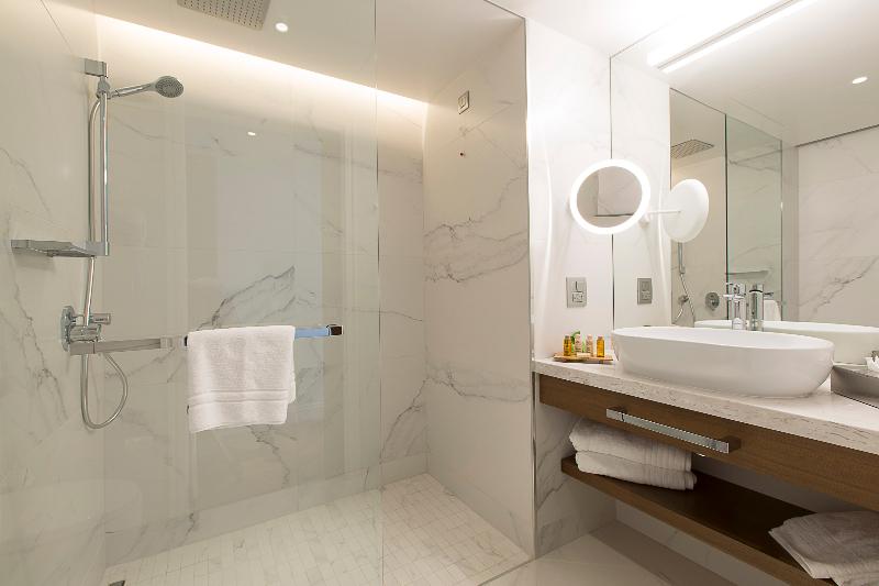 シティビュープレミアムルーム, Makedonia Palace