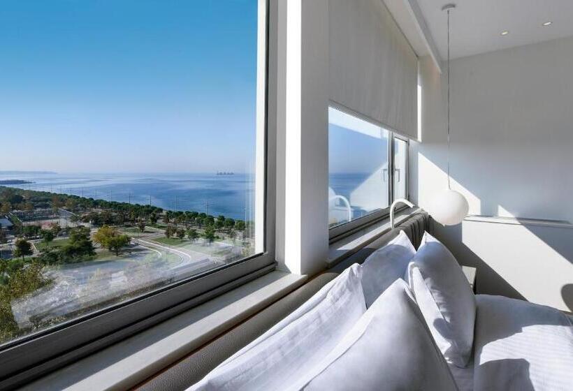 シティビュージュニアスイート, Makedonia Palace
