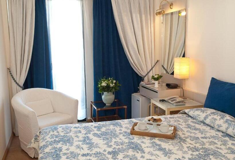 Номер Superior, The Park Hotel Piraeus
