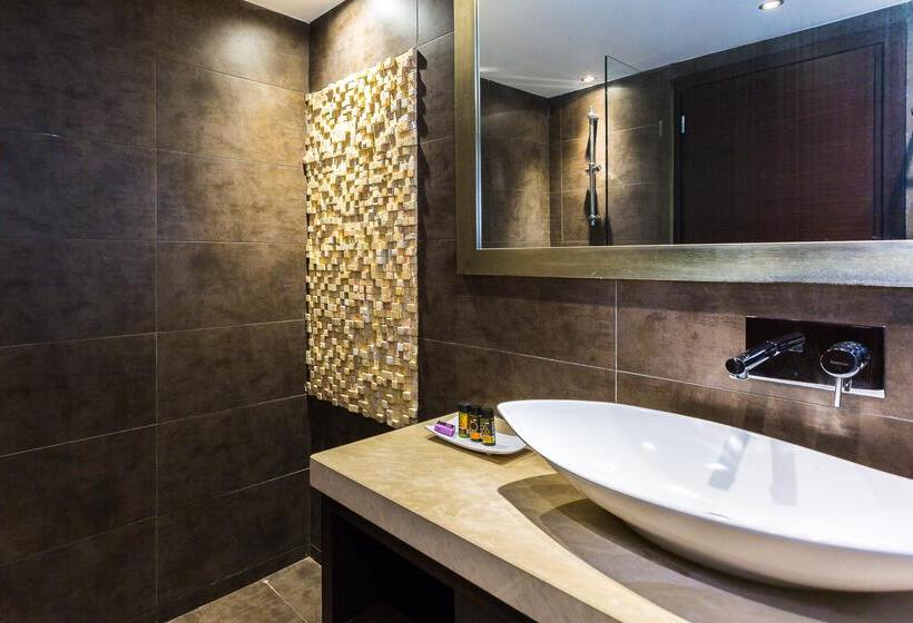 Номер Стандарт, Theartemis Palace