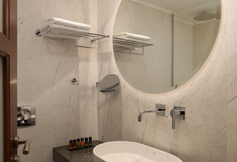 Семейный Номер, Theartemis Palace