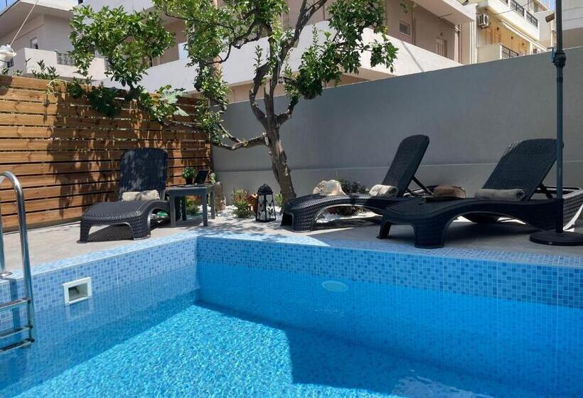 سوئیت جونیور با استخر, Voula