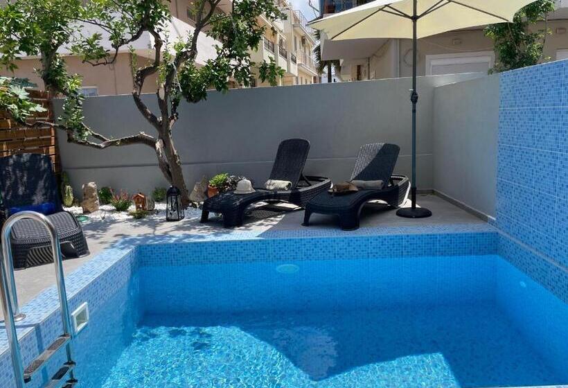 سوئیت جونیور با استخر, Voula