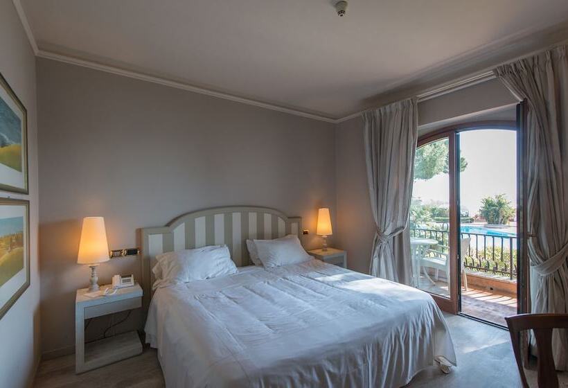 اتاق کلاسیک با چشم‌انداز دریا, Grand Hotel Baia Verde