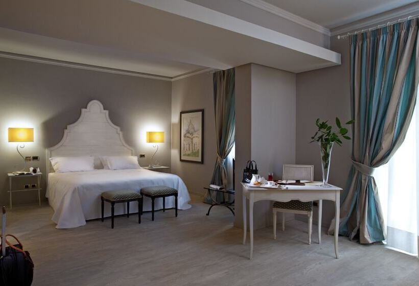 سوییت جونیور, Grand Hotel Baia Verde