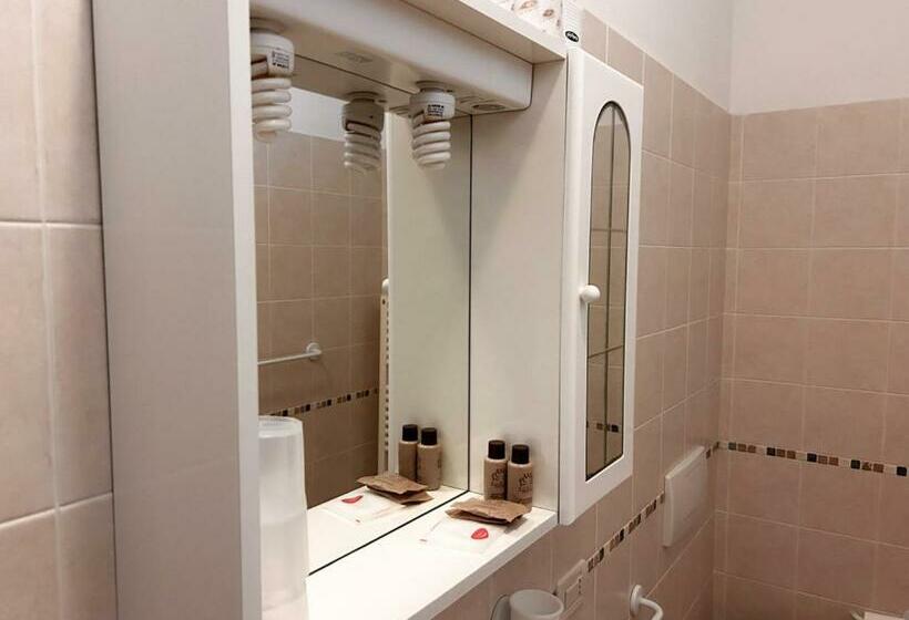 Standard Room, Ristorante La Baitina