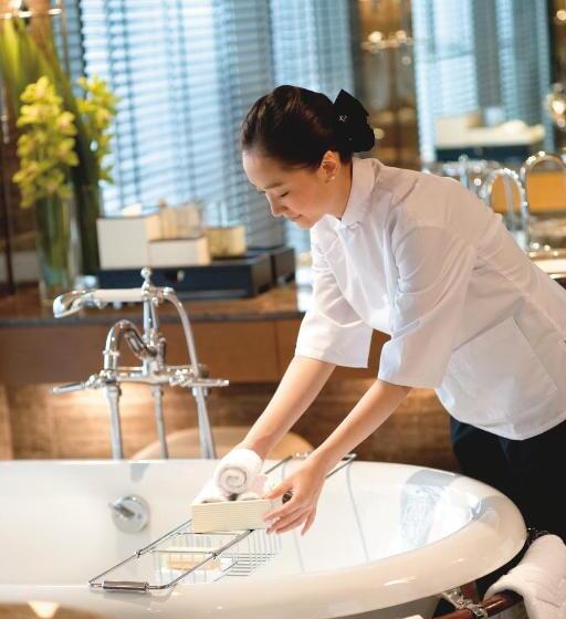 سوئیت با تخت بزرگ, Mandarin Oriental Hong Kong