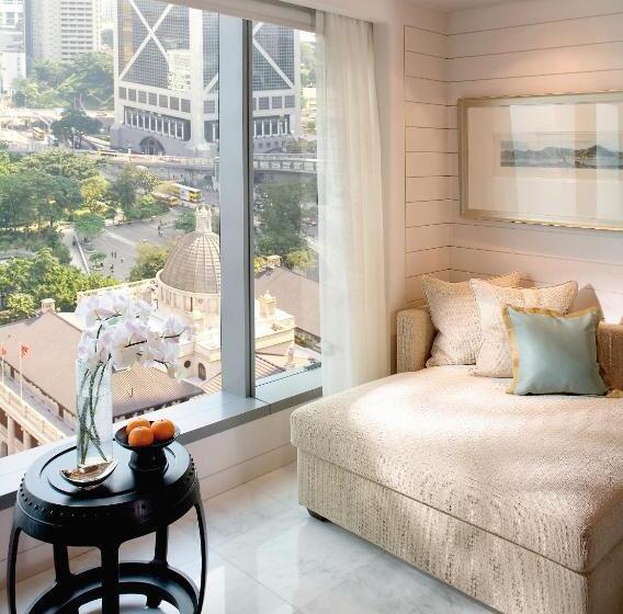 اتاق کلوب با چشم‌انداز, Mandarin Oriental Hong Kong