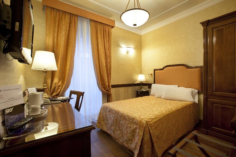 اتاق استاندارد یک نفره, Phi Hotel Principe