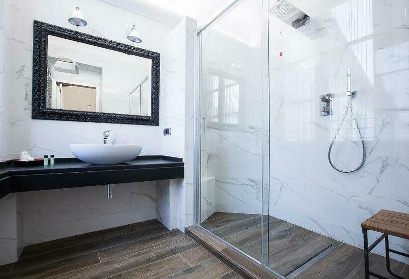 سوییت جونیور, Relais Hotel Centrale Dimora Storica