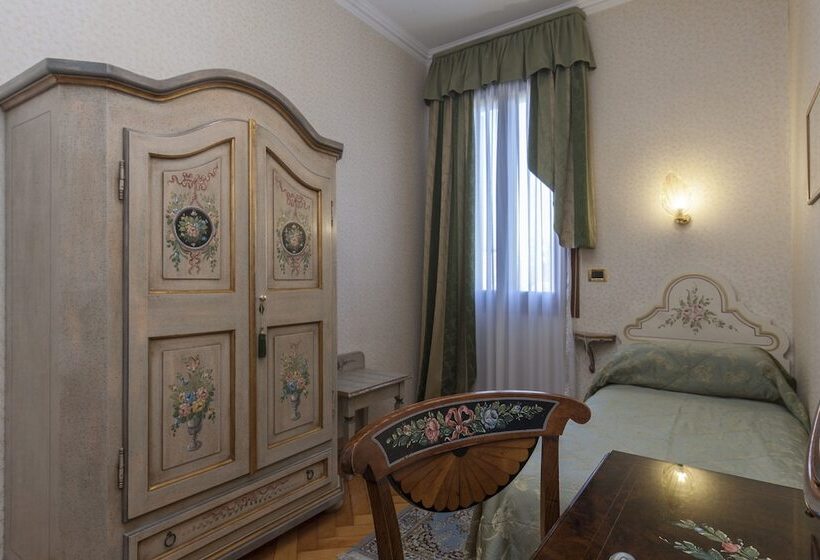 اتاق استاندارد یک نفره, Riviera Venezia Lido