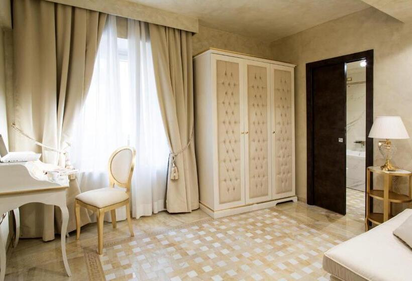 جناح جونيور, Best Western Premier Milano Palace
