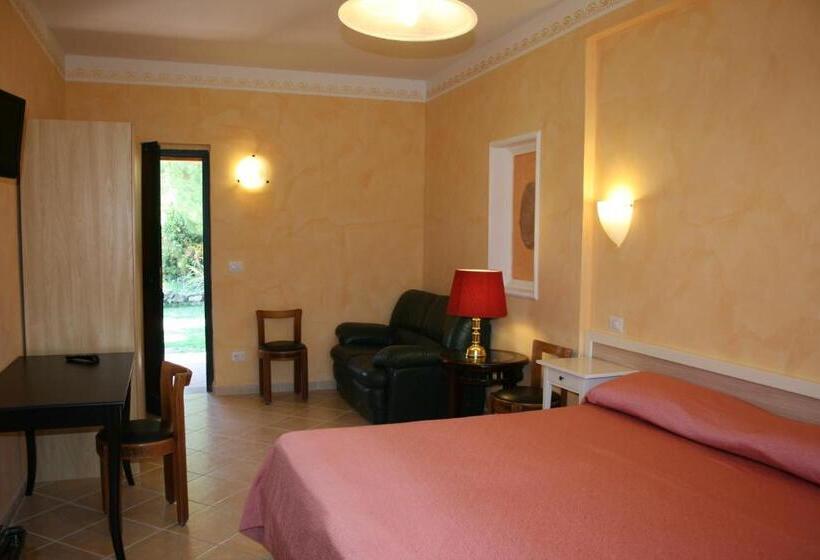 Номер Стандарт Трехместный, Villa Rita
