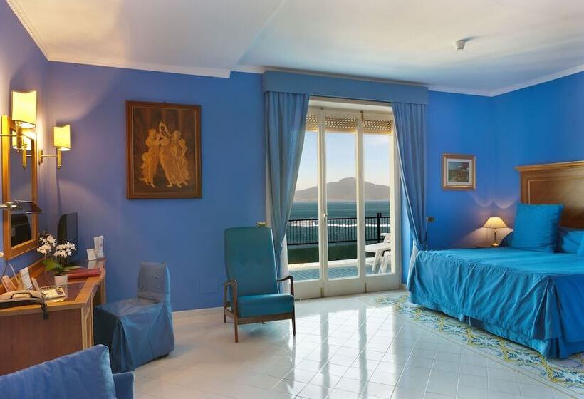 Tengerre Néző Junior Suite, Continental