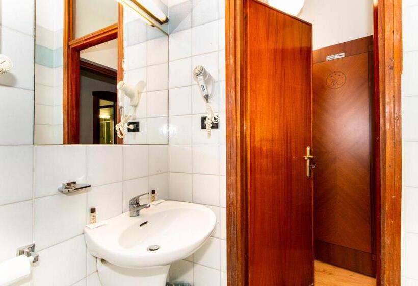 اتاق استاندارد سه نفره, Cristallo Torino